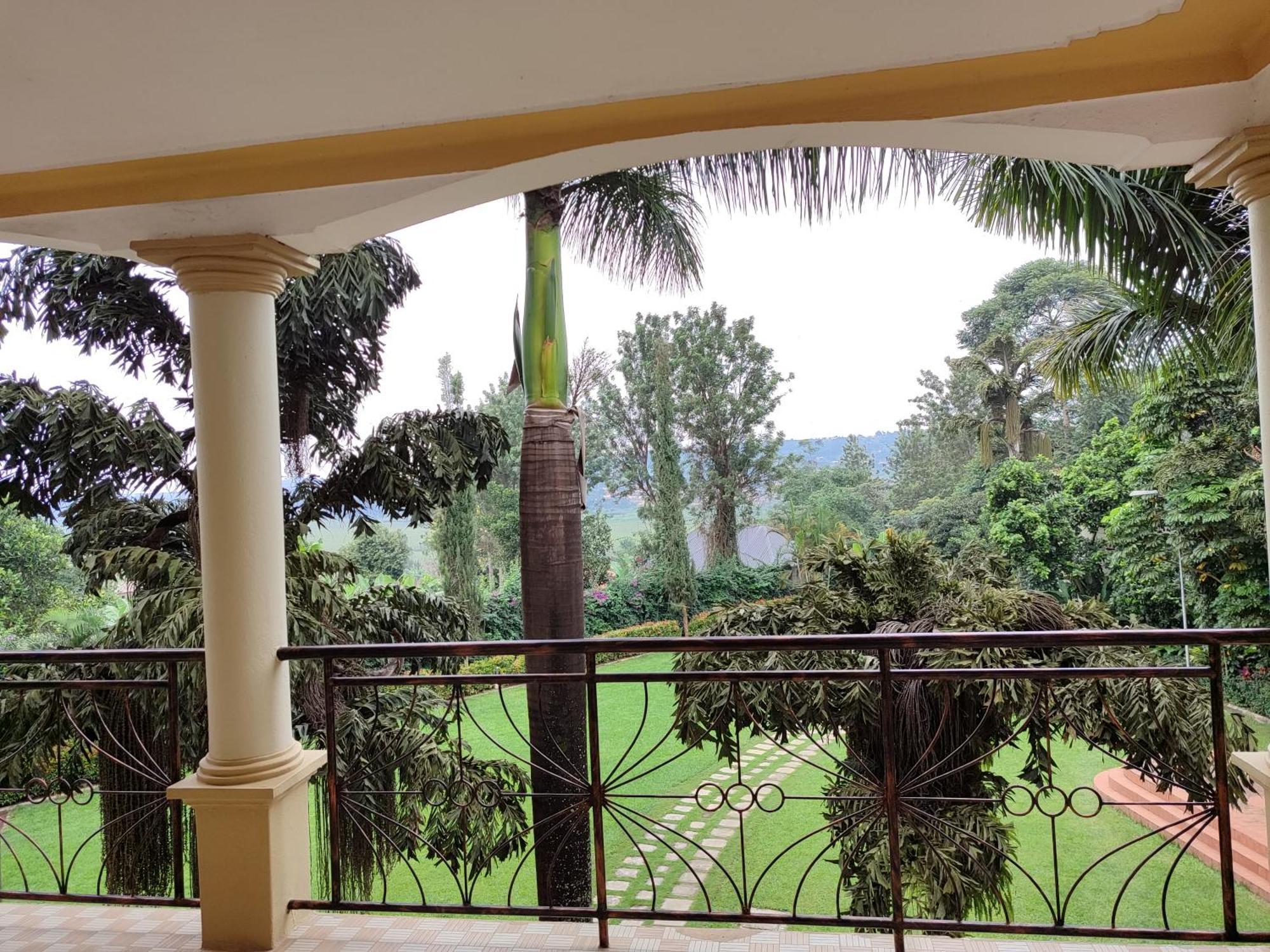 Garden Courts Hotel Masaka Εξωτερικό φωτογραφία
